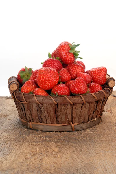 Cesta de fresas — Foto de Stock