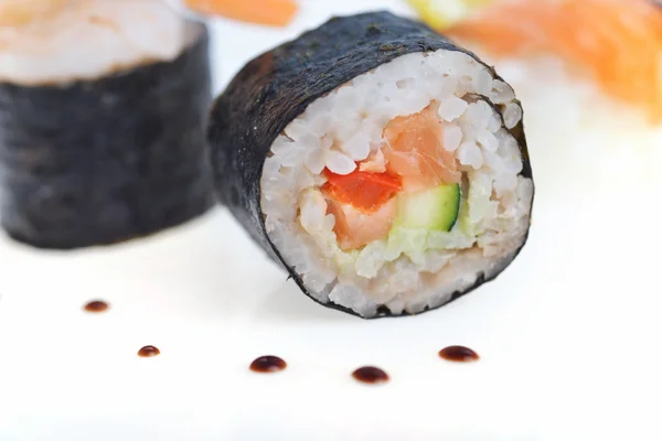 Färsk sushi rullar — Stockfoto