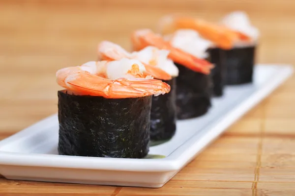 Rolos de sushi frescos — Fotografia de Stock