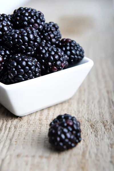 Blackberry in bowl — Stock Photo, Image