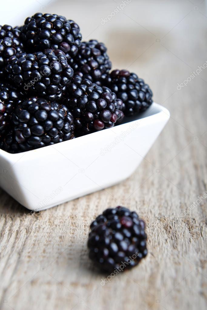 blackberry in bowl