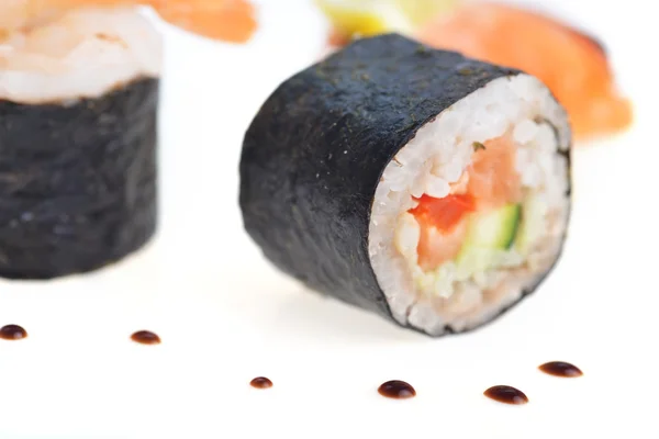 Taze sushi rollsfresh suşi rulo — Stok fotoğraf