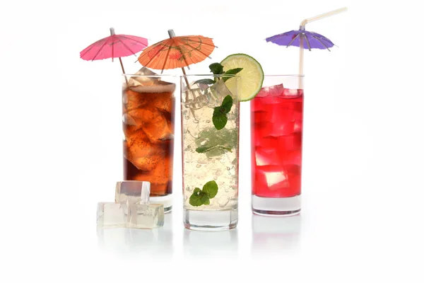 Cocktail in bicchieri da vino — Foto Stock