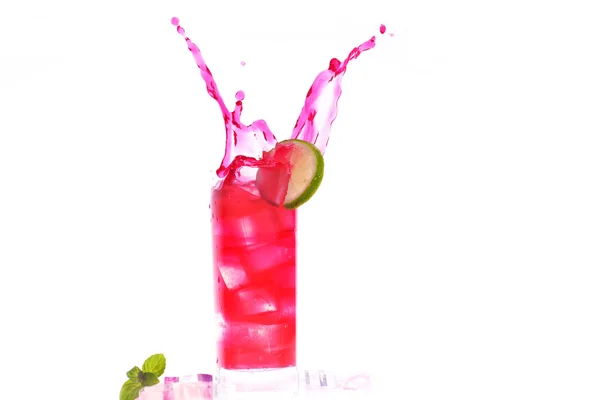 Cocktail splashing — Stock Photo, Image