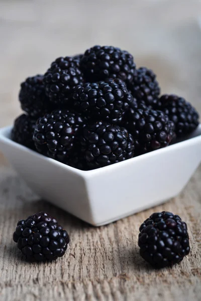 Blackberry in bowl — Stock Photo, Image
