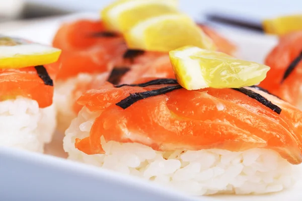 Sushi con salmón — Foto de Stock