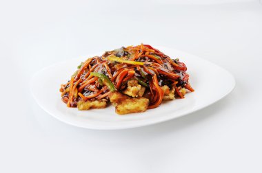 kırmızı soslu tavuk