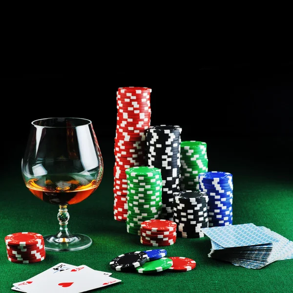 Drink and playing cards — Stock Photo, Image