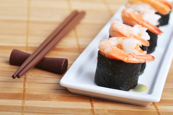 Rolos de sushi frescos — Fotografia de Stock