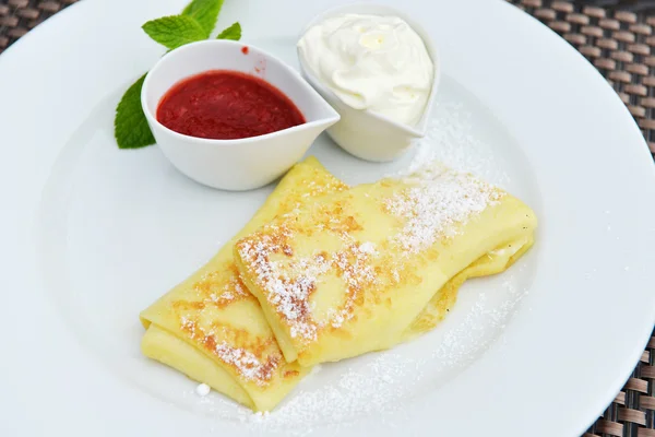 Tortitas en el plato —  Fotos de Stock