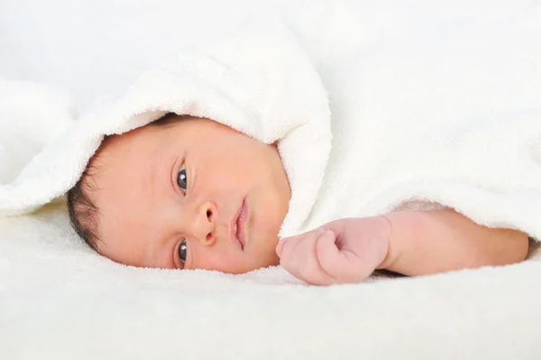 Yeni doğan bebek. — Stok fotoğraf