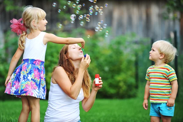 Madre e i suoi figli — Foto Stock