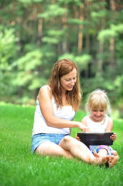 Mother and daughter — Stock Photo, Image