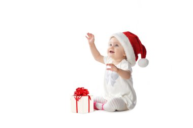 Noel Baba şapkalı kız bebek