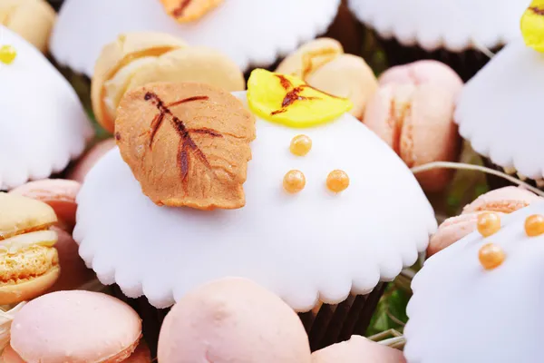 Cupcakes com cobertura branca — Fotografia de Stock