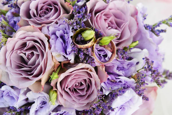 Bouquet of purple flowers — Stock Photo, Image