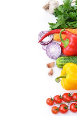 beyaz zemin üzerinde sebze