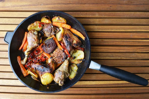 Vegetables and chicken — Stock Photo, Image