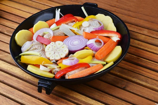 Vegetables and chicken — Stock Photo, Image