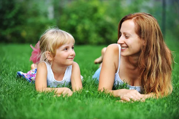 Mutter und Tochter — Stockfoto