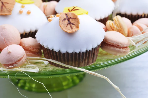 Cupcakes com cobertura branca — Fotografia de Stock