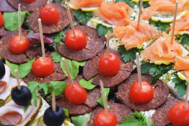 Balık ve et sandviç