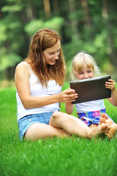 Mother and daughter — Stock Photo, Image