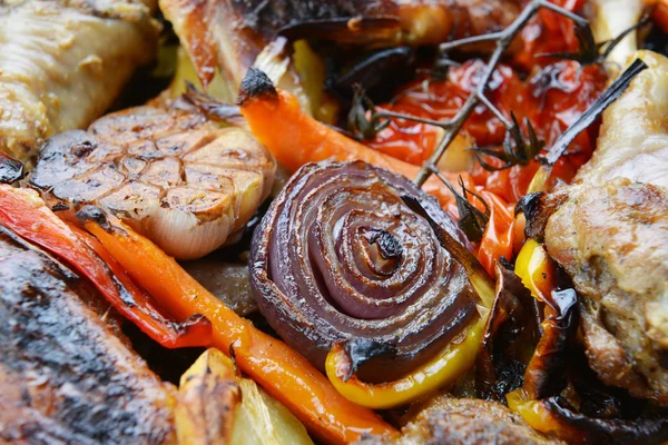 Vegetables and chicken — Stock Photo, Image