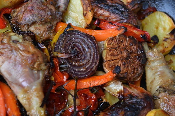 Vegetables and chicken — Stock Photo, Image