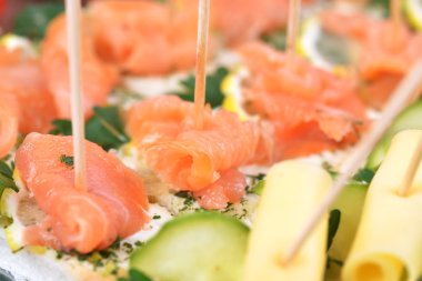 Kırmızı balıklı sandviç