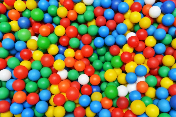 色のプラスチック ボール — ストック写真