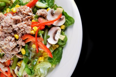 taze doğranmış ton balıklı salata