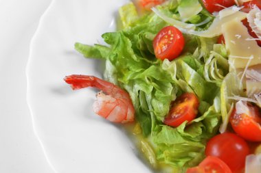 Deniz mahsullü salata