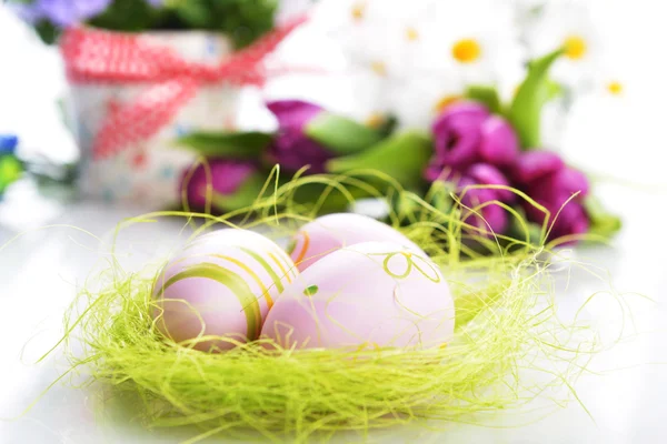 Flowers and easter eggs — Stock Photo, Image