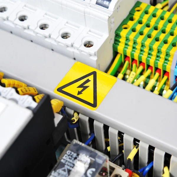 Panel med elektrisk utrustningπίνακα με Ηλεκτρολογία — Stockfoto