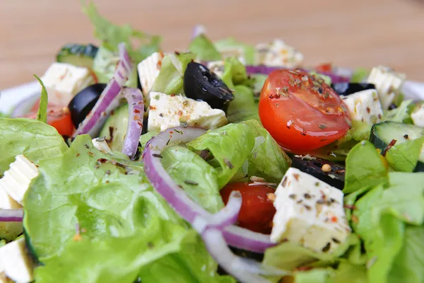 Sallad med färska grönsaker — Stockfoto