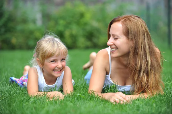 Mutter und Tochter — Stockfoto