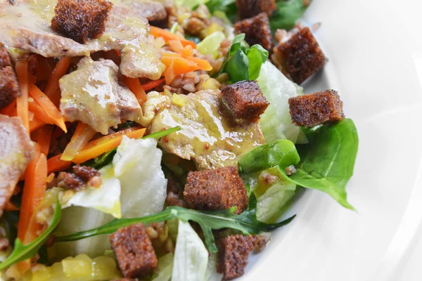 Salada de porco marinado — Fotografia de Stock