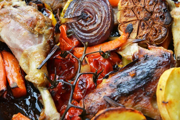 Vegetables and chicken — Stock Photo, Image