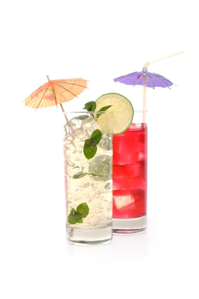 Cocktail in Weingläsern — Stockfoto
