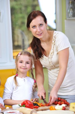 Anne ve kızı.