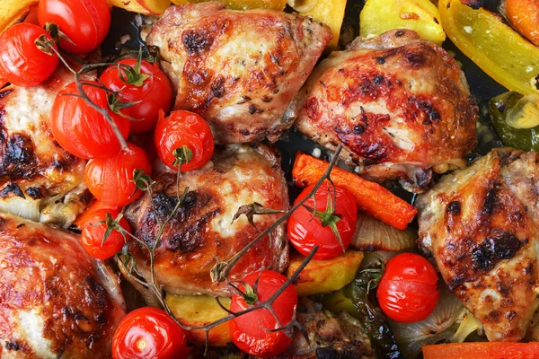 Vegetables and chicken — Stock Photo, Image