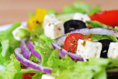 Taze sebzeli salata