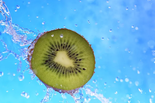 Slice of kiwi — Stock Photo, Image