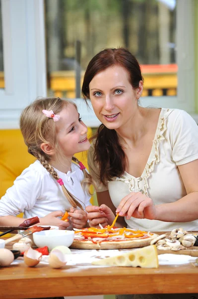 Moeder met dochter — Stockfoto