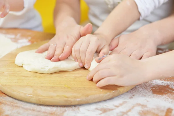 Mesa de cozinha — Fotografia de Stock