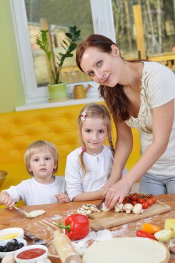 Anne Çocuk kesme makarna Pizza için