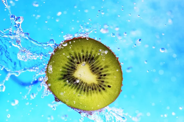 Plátkem kiwi — Stock fotografie