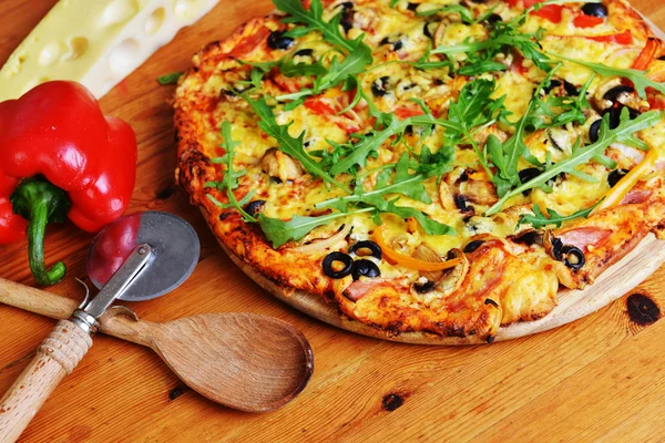 Pizza al horno —  Fotos de Stock