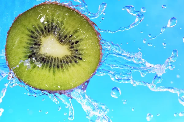 Plátkem kiwi — Stock fotografie